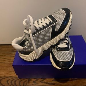 New in box P448 sequin sneakers